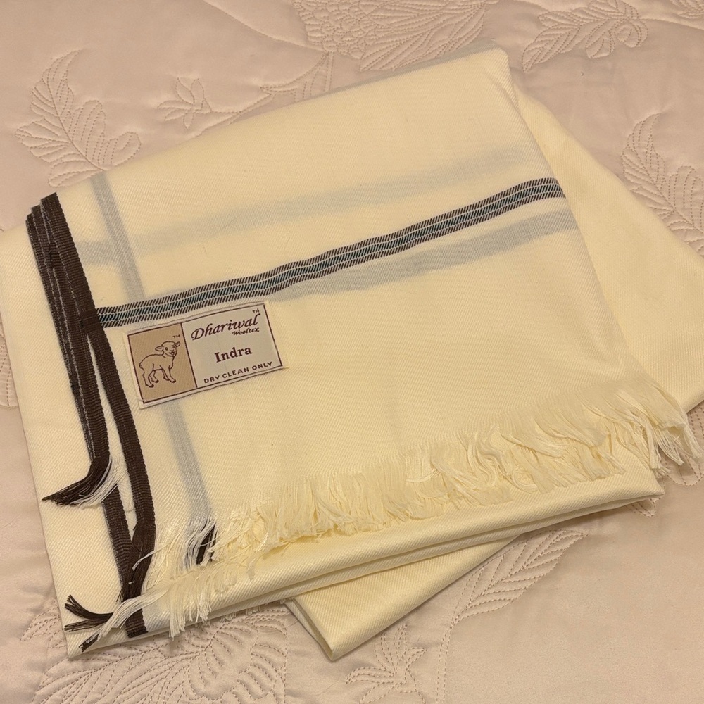 Dhariwal Indra pure wool shawl